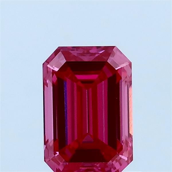 0.85 CT Fancy Vivid Pink EMERALD