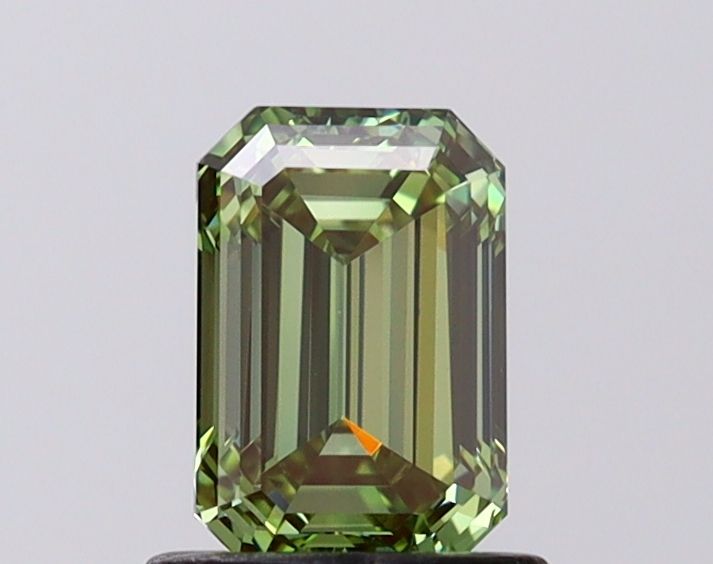 1.02 ct Emerald diamond