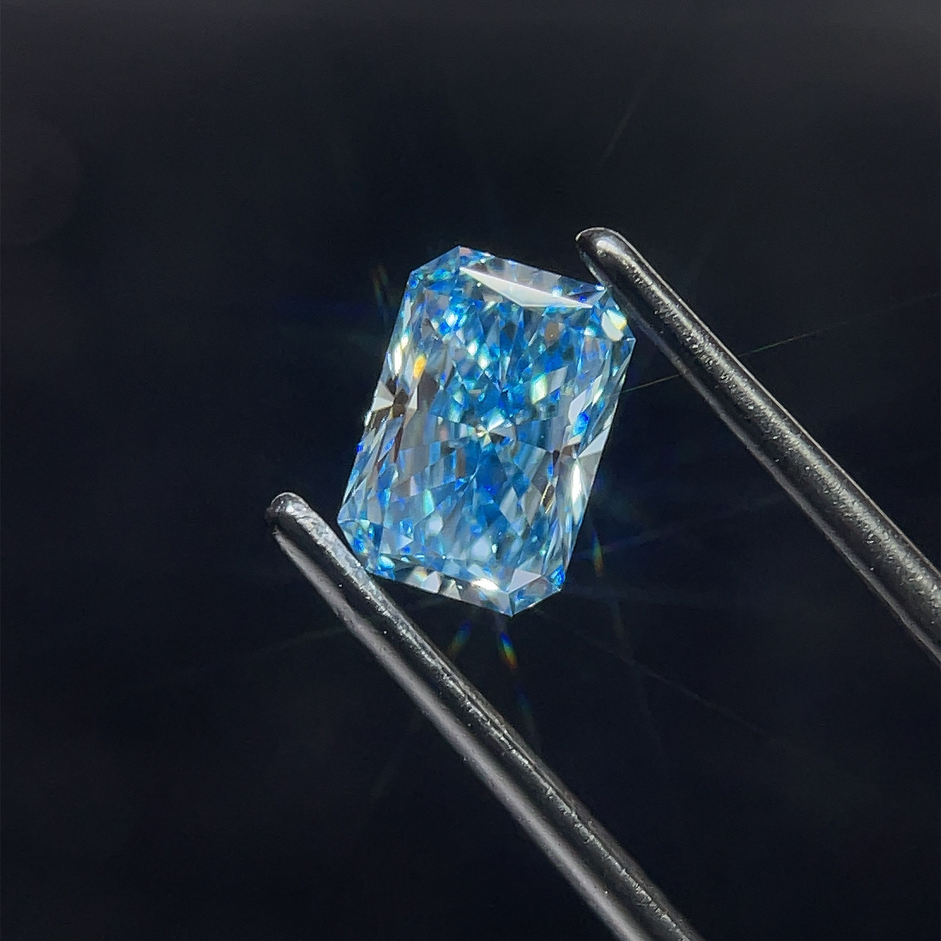 1.54 ct. radiant Lab Grown Diamond front image