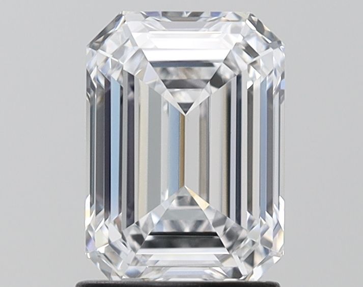 1.65 ct. emerald Lab Grown Diamond front image