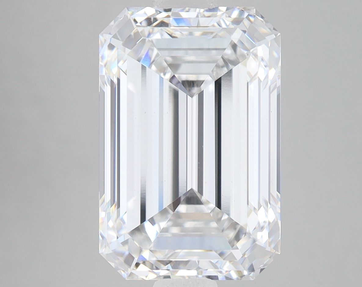 5.55 ct. emerald Lab Grown Diamond front image
