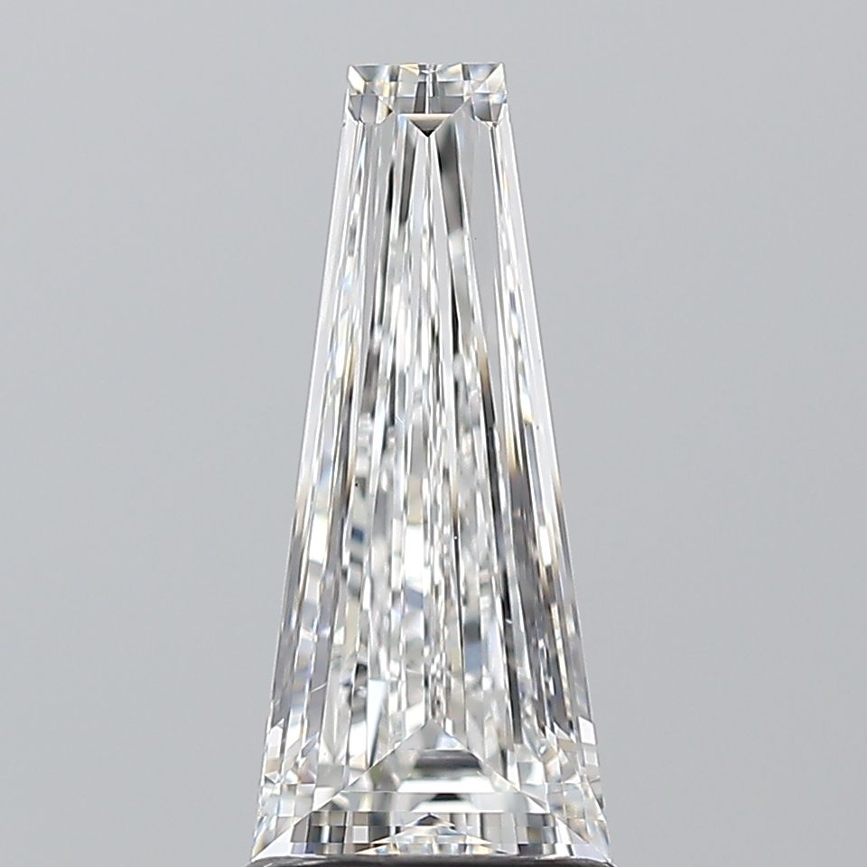1.5 ct Tapered baguette Diamond
