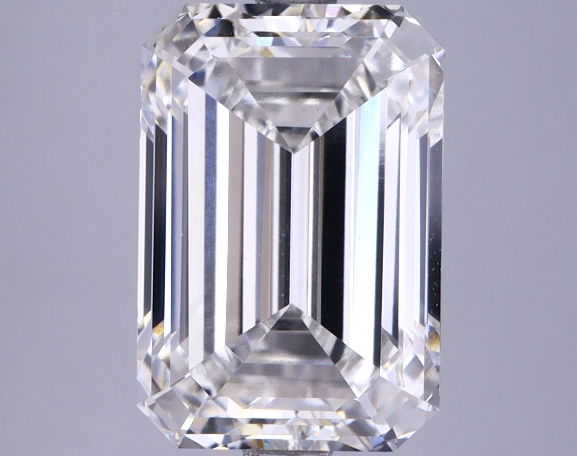 4.60 ct. emerald Lab Grown Diamond front image