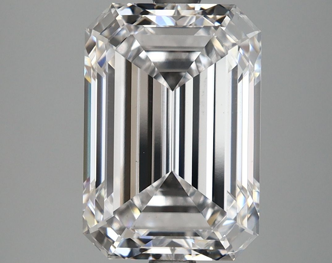 4.62 ct. emerald Lab Grown Diamond front image