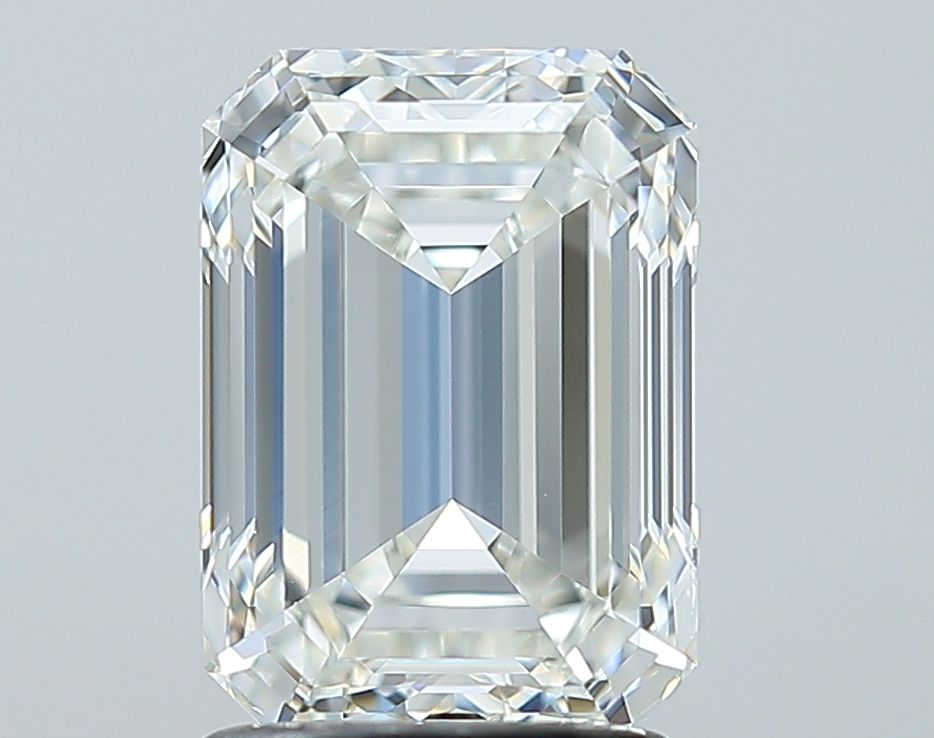 2.01 ct Emerald diamond