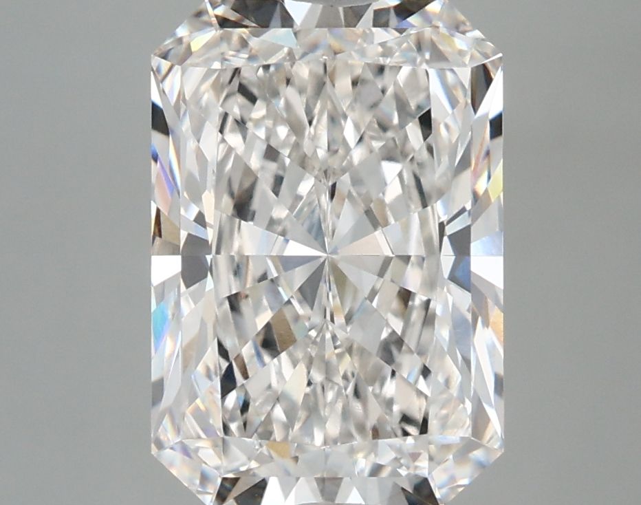 3.77 ct Radiant diamond