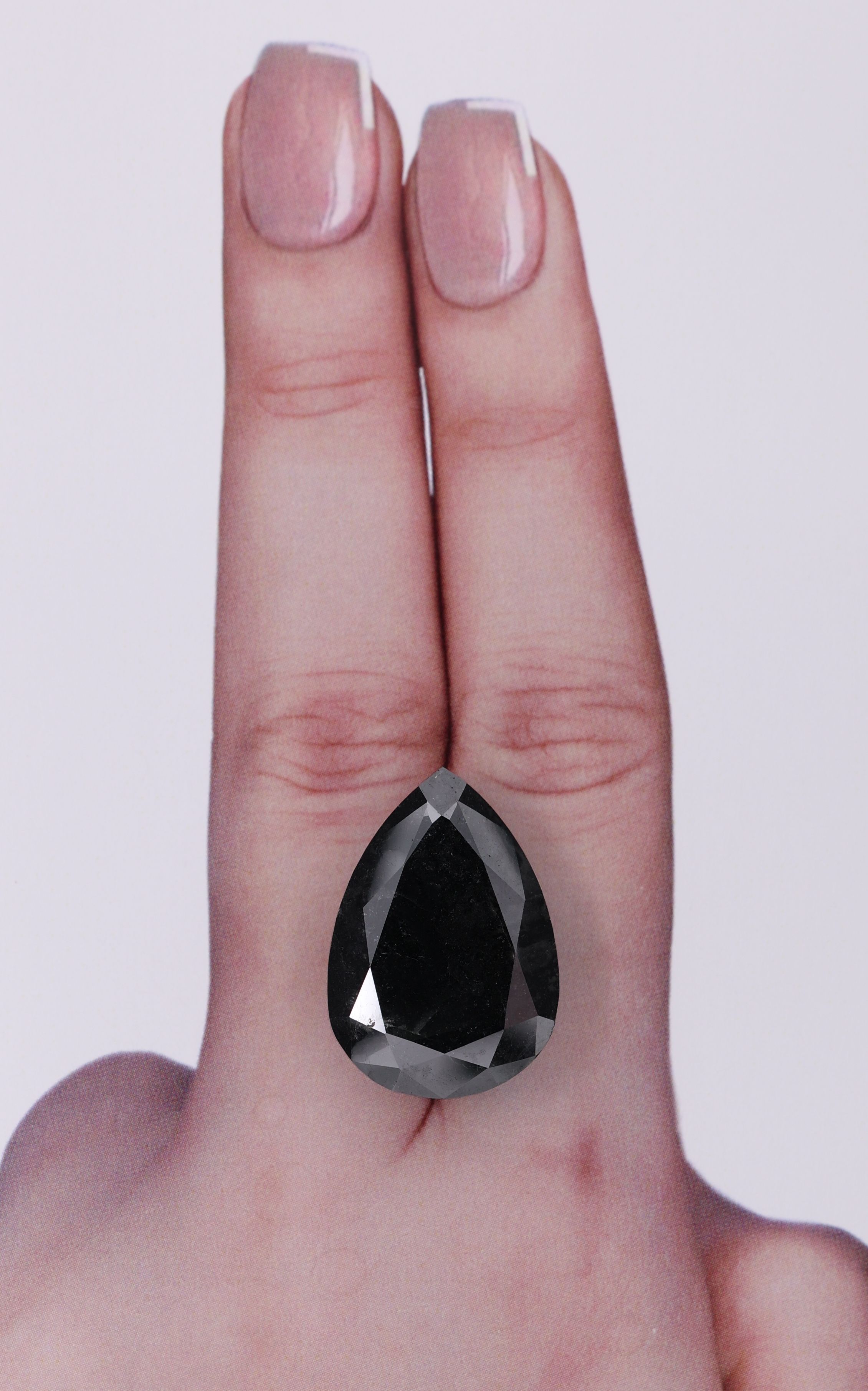 Diament 21.09 ct Fancy Black/VVS2