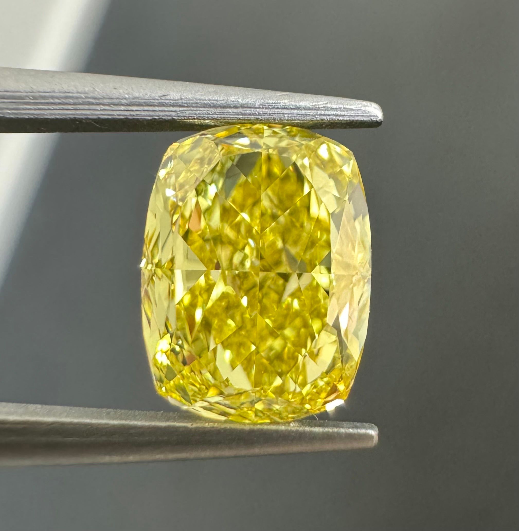 1.75 ct Cushion Modified diamond