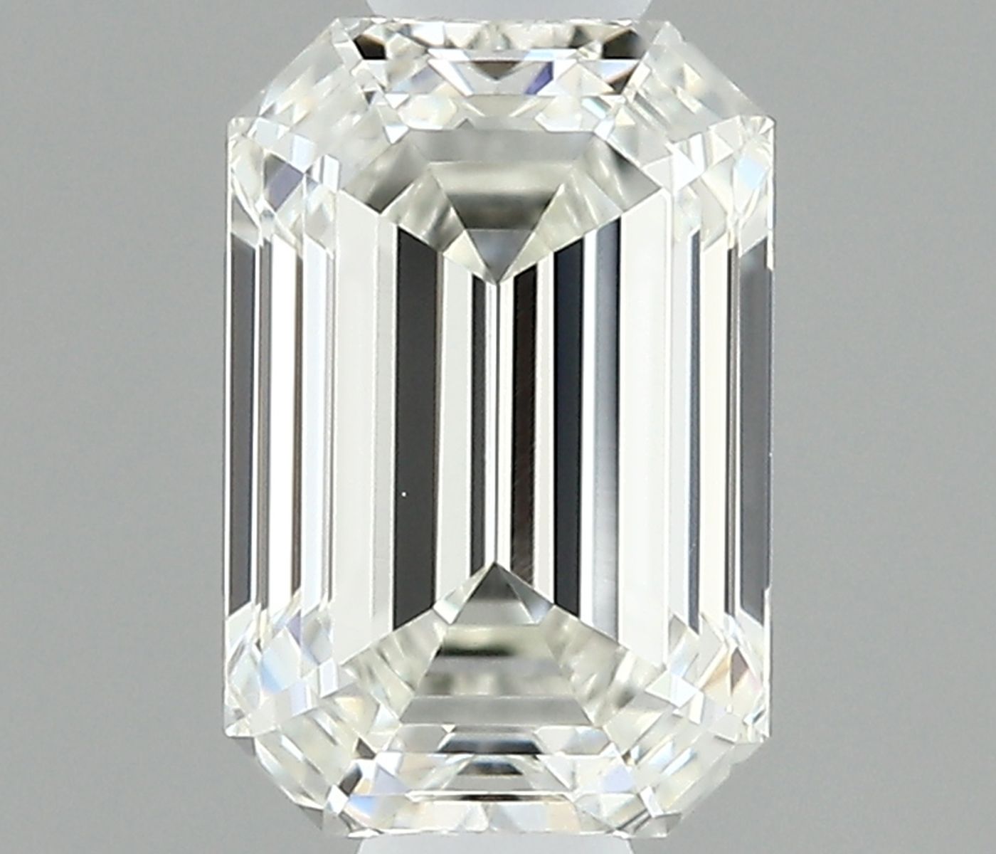 0.40 ct Emerald diamond