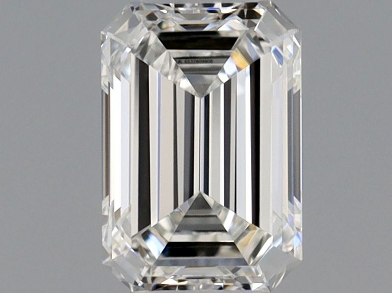 0.32 ct Emerald diamond