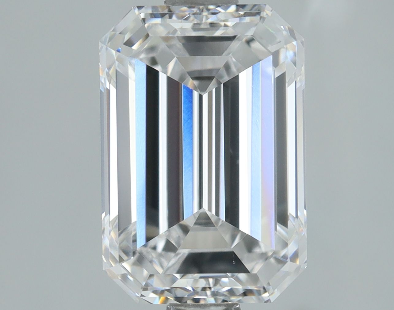 2.00 ct. emerald Lab Grown Diamond front image