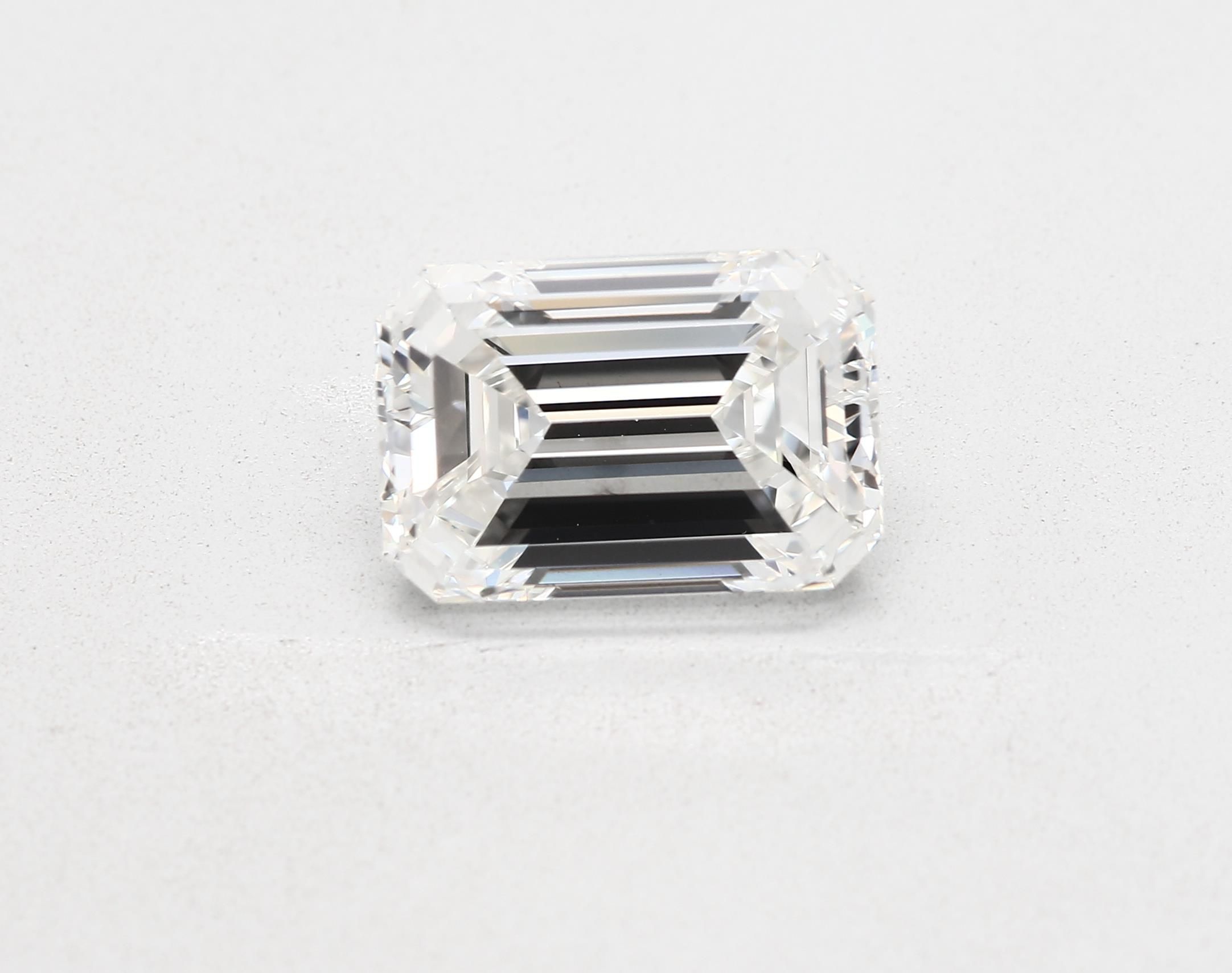 3.00 ct Emerald diamond