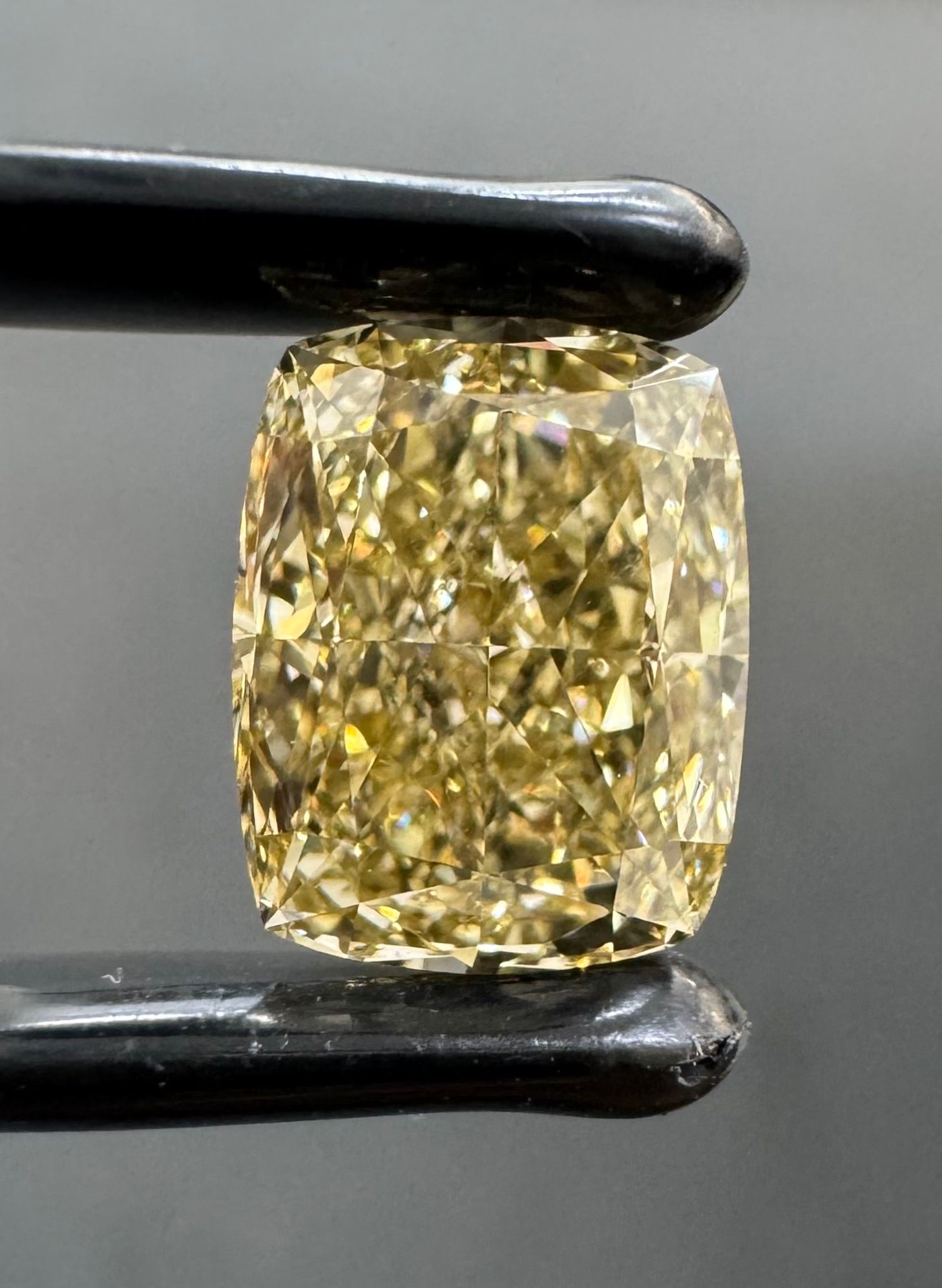 3.01 ct Cushion Modified diamond
