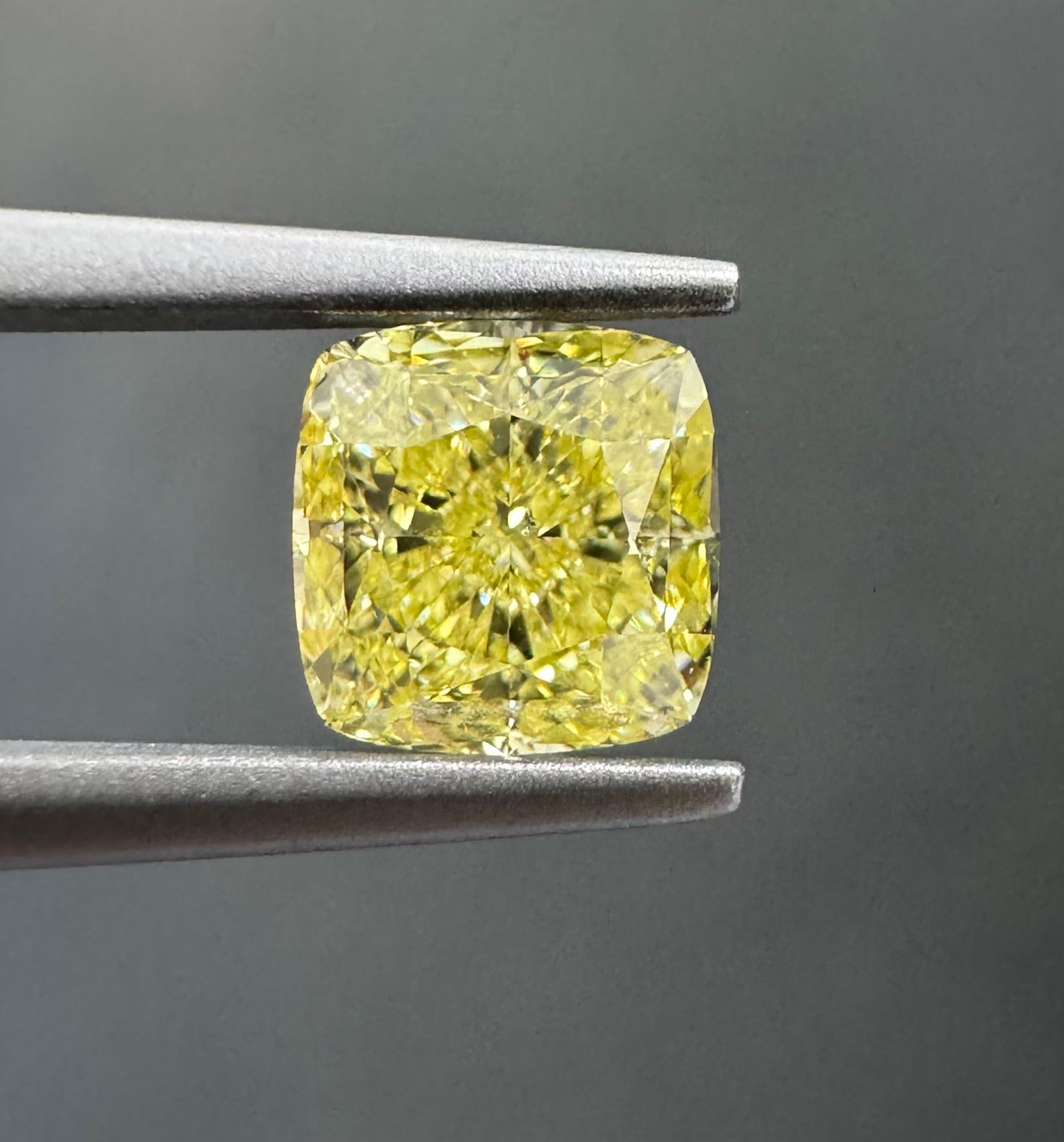 1.07 ct Cushion Brilliant diamond