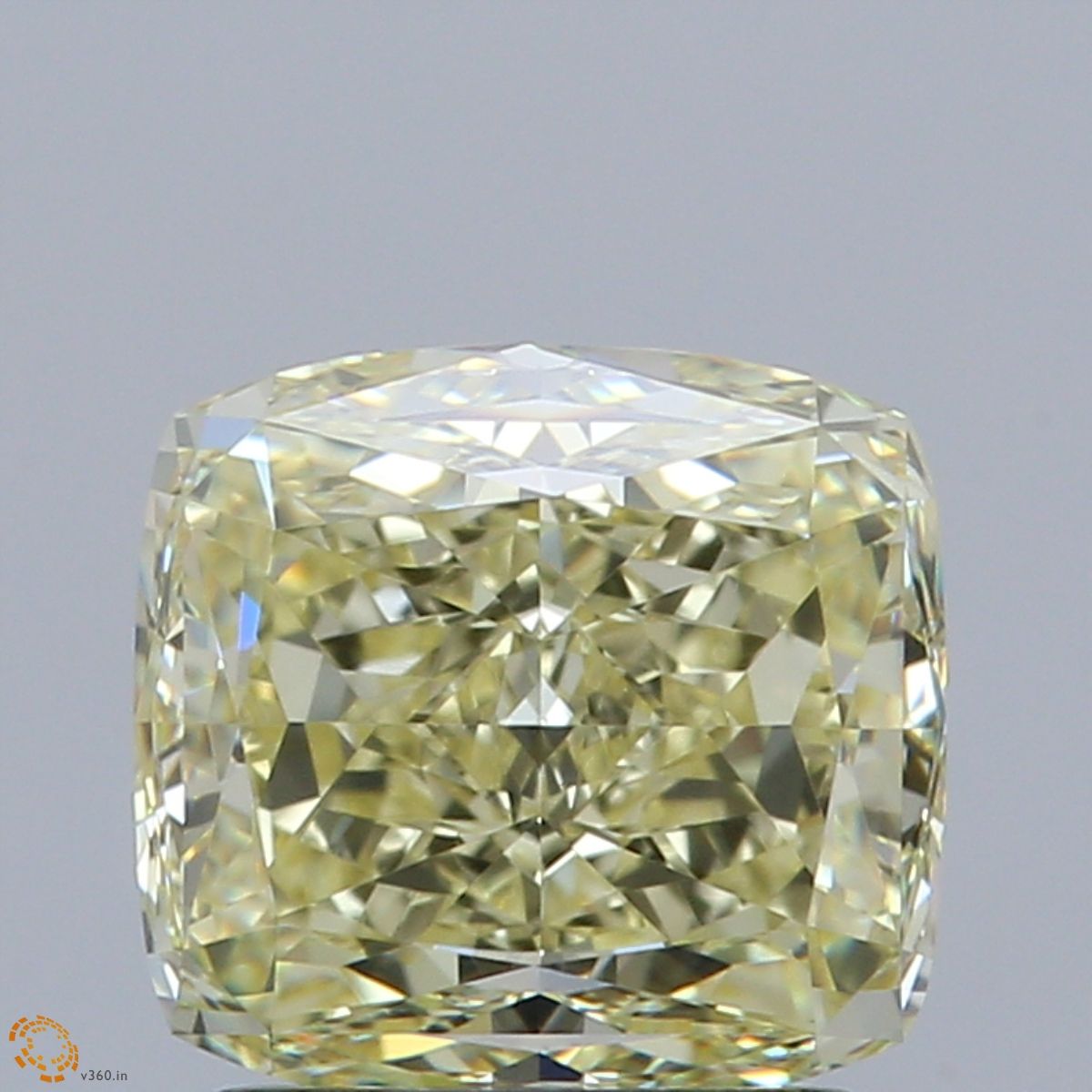 2.04 ct Cushion Brilliant diamond