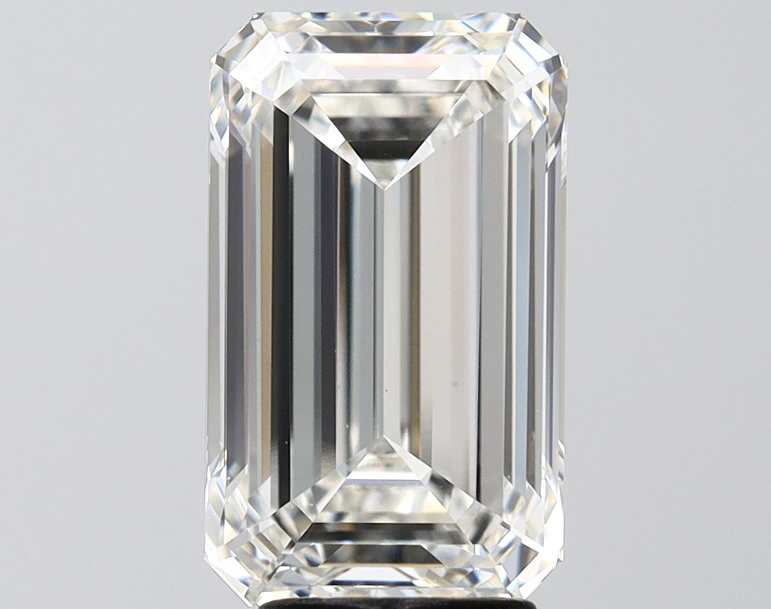 5.21 ct. emerald Lab Grown Diamond front image