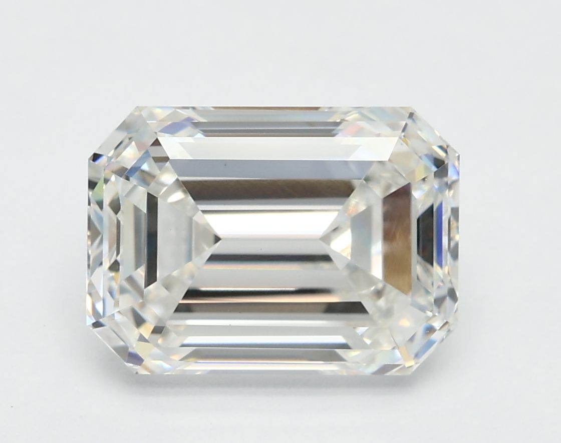 3.04 ct Emerald diamond