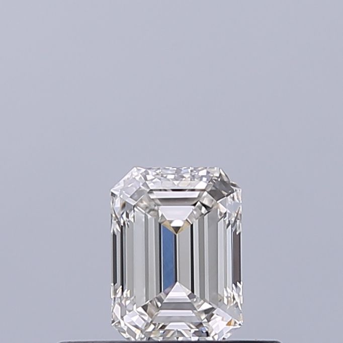 0.32 ct Emerald diamond