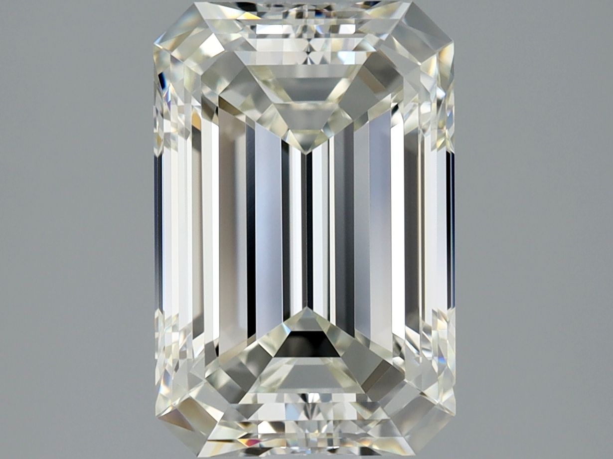 2.01 ct Emerald diamond