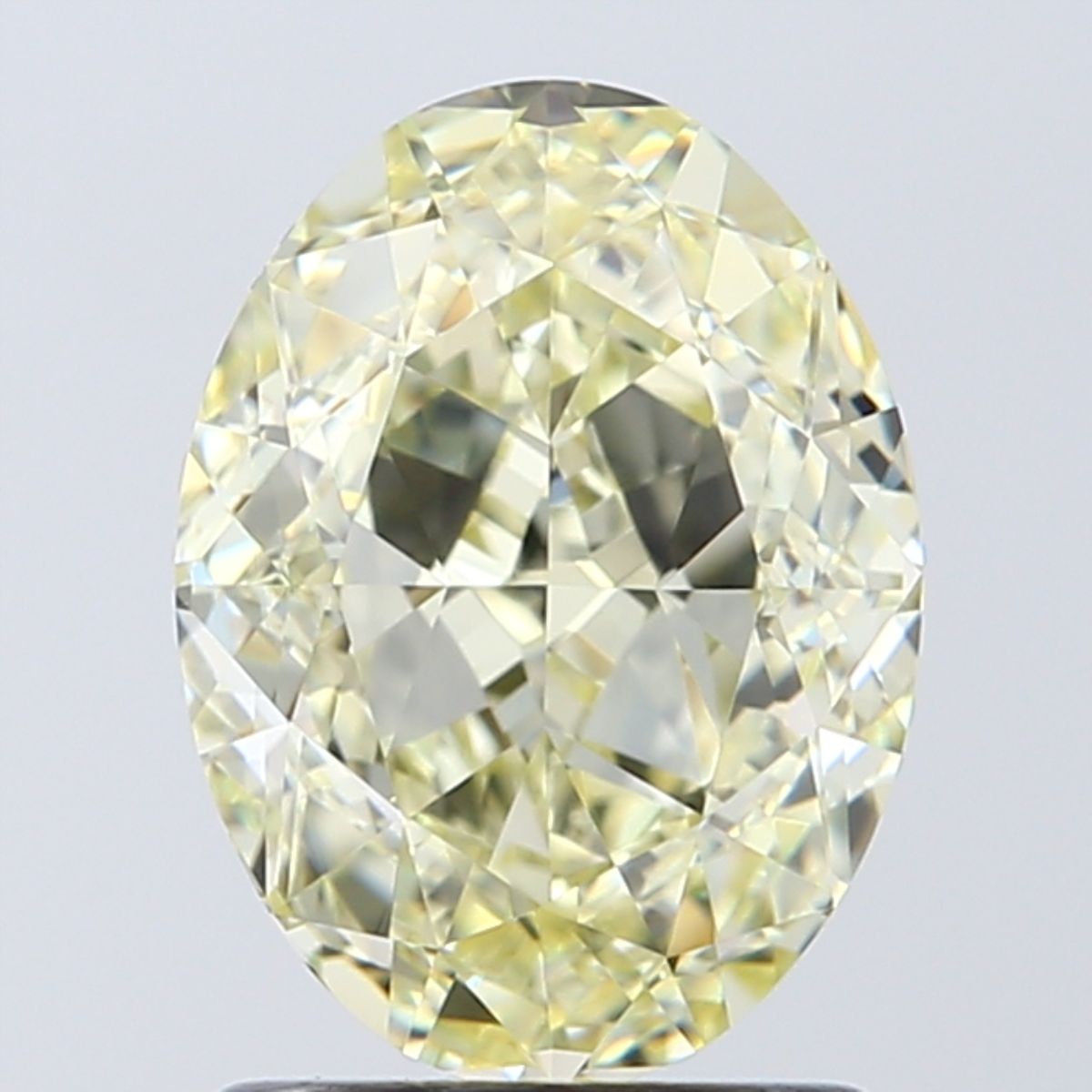 1.81 ct Oval diamond