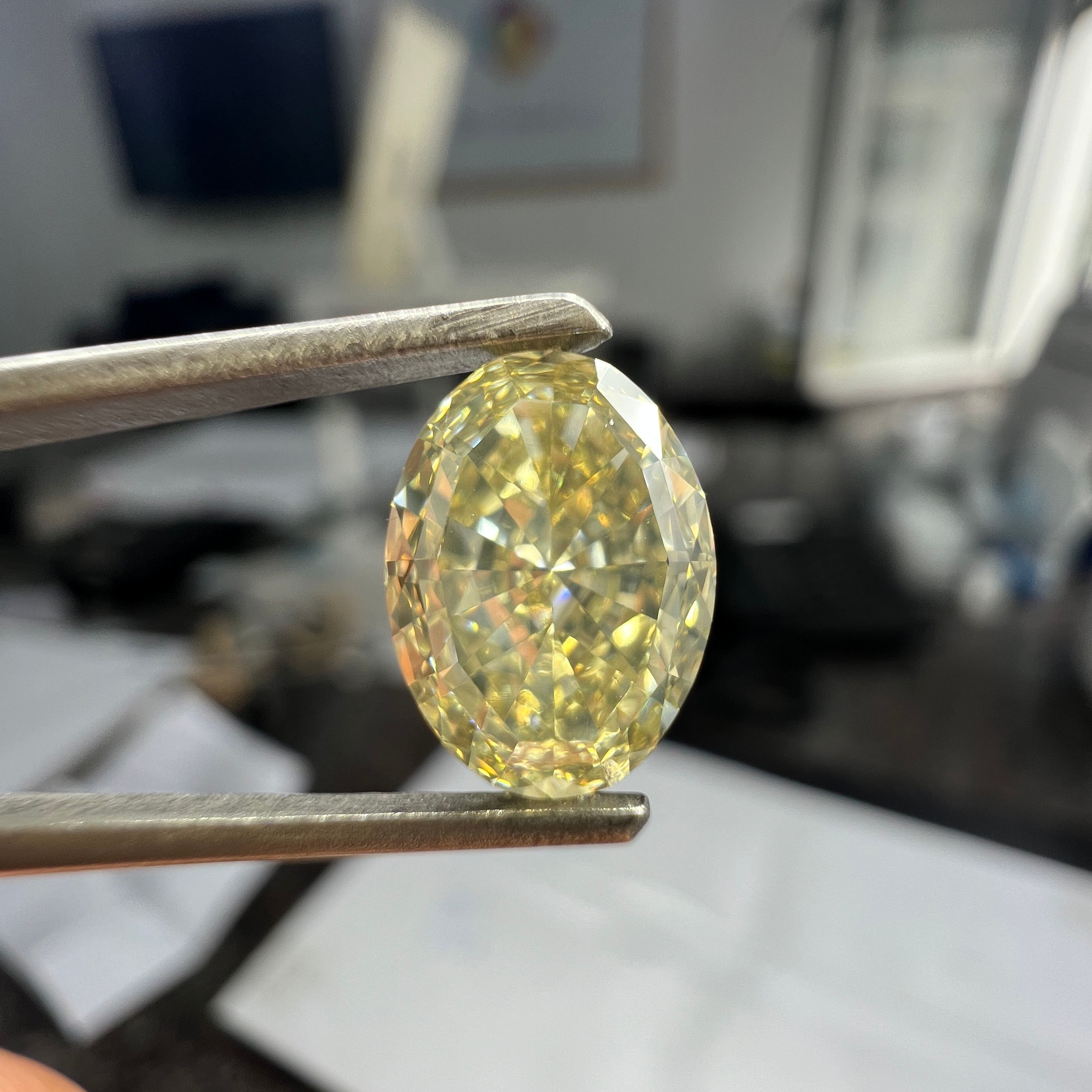 Diament 1.74 ct Fancy Brownish Greenish Yellow/VS2