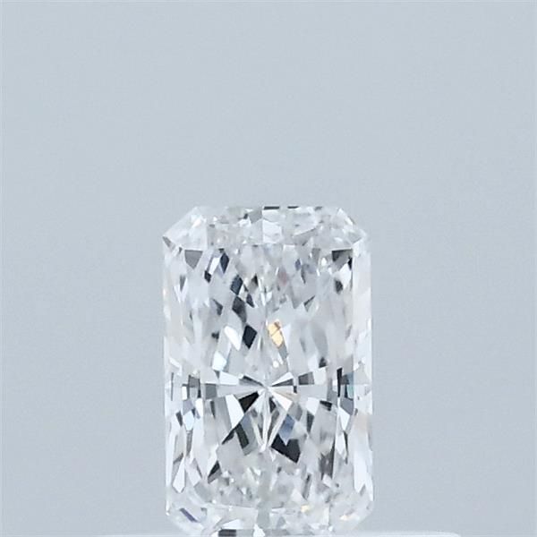 0.32 ct lab-grown Radiant Diamond
