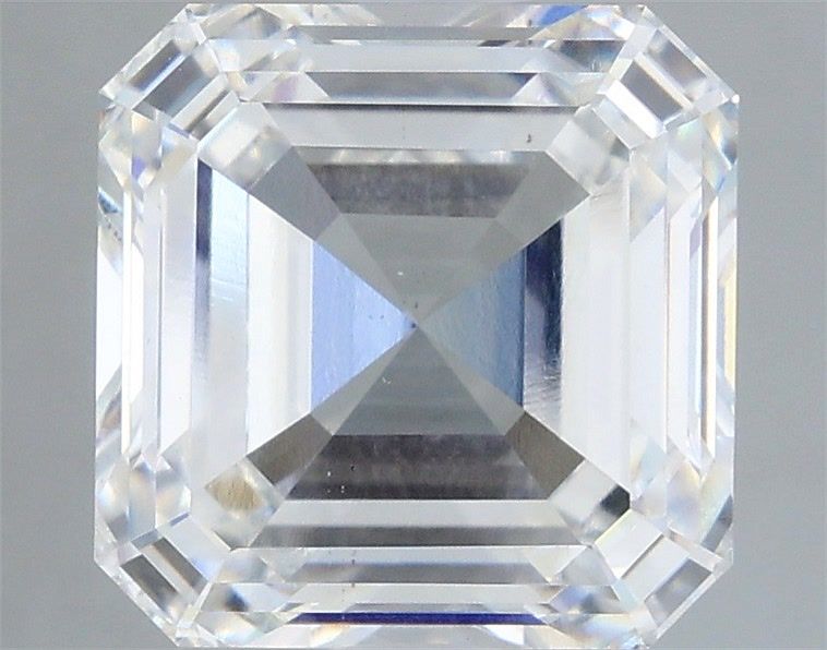 5.01 ct lab-grown Square emerald Diamond