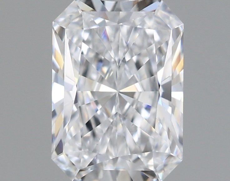 0.9 ct lab-grown Radiant Diamond