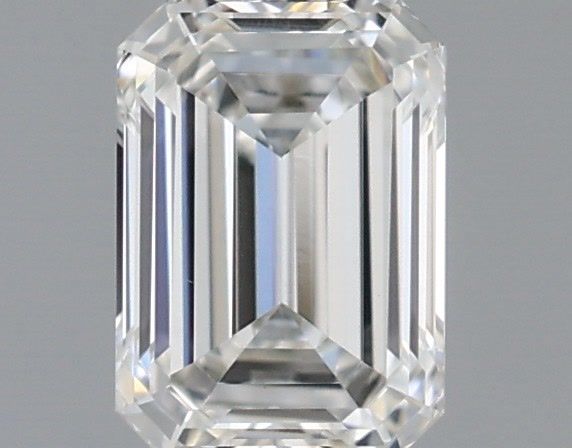 0.41 ct Emerald diamond