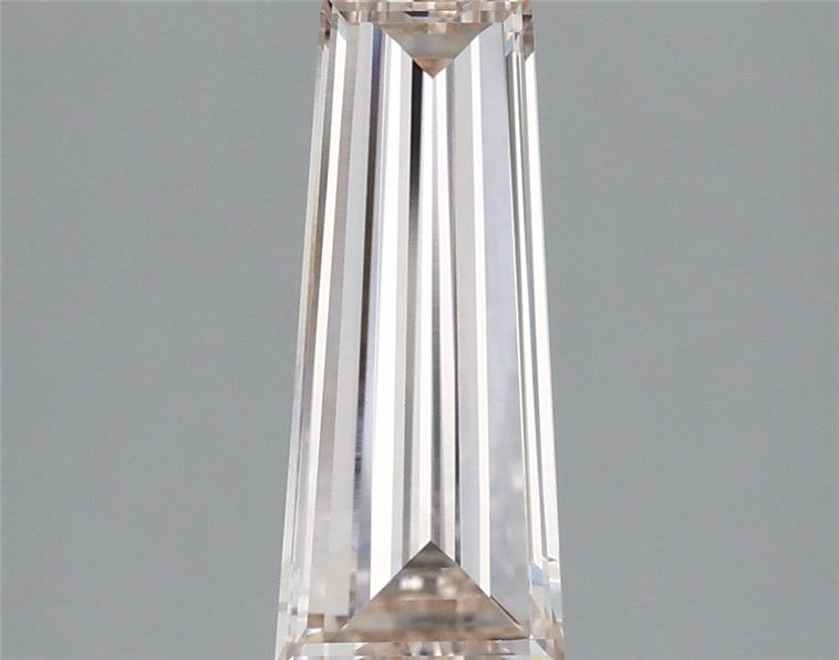 1.5 ct lab-grown Tapered baguette Diamond