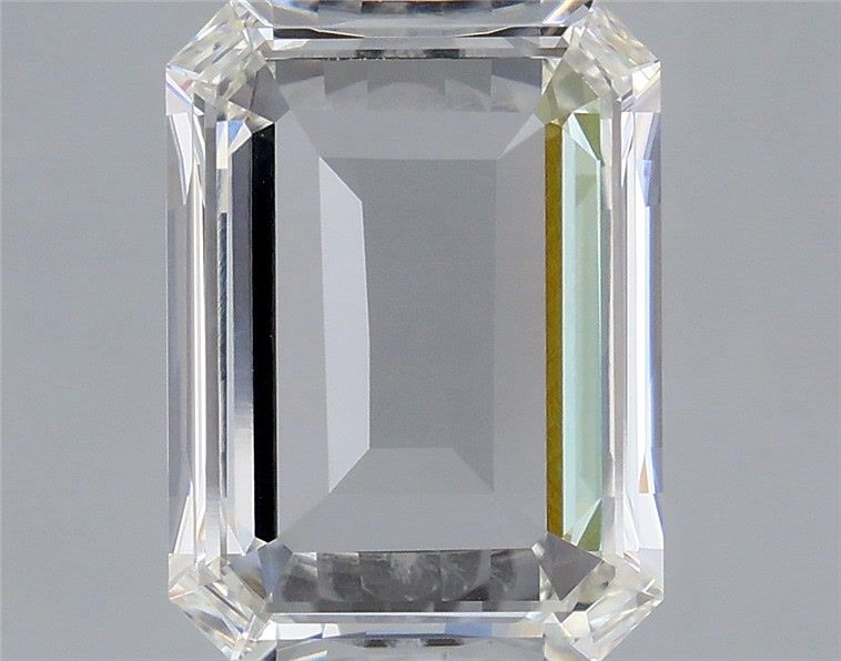 3.80 ct Emerald diamond