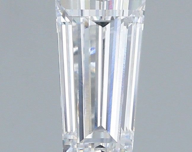 0.96 ct lab-grown Tapered baguette Diamond