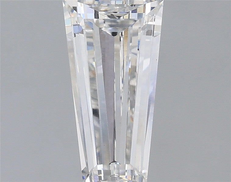 1.07 ct lab-grown Tapered baguette Diamond
