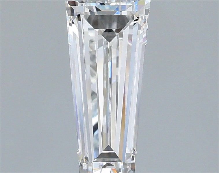 1.02 ct lab-grown Tapered baguette Diamond