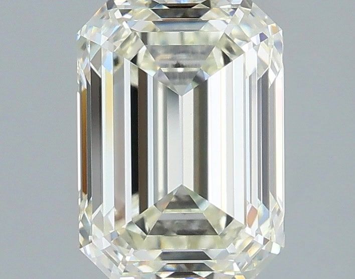 2.20 ct Emerald diamond