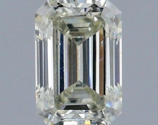 0.37ct Emerald diamond