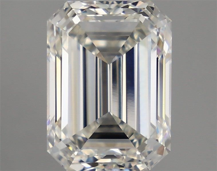 3.03 ct Emerald diamond